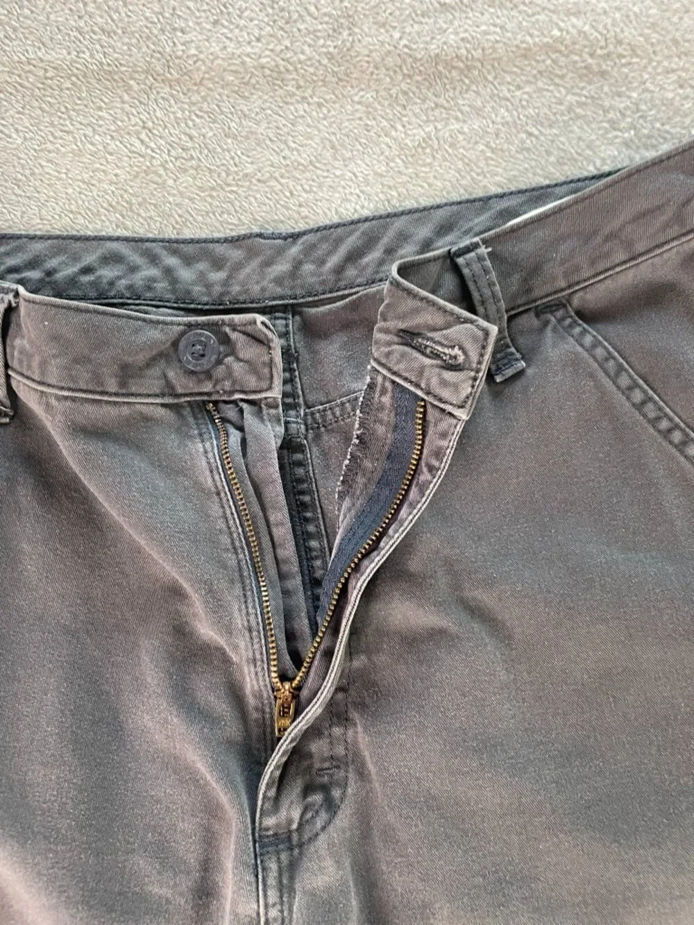 Wrangler Authentic Issue Men's 32 Gray Cargo Shorts Y2K Utility Workwear